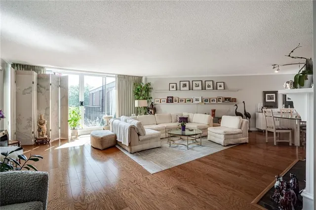 Additional image 6 of 150 WILSON St Unit PH2