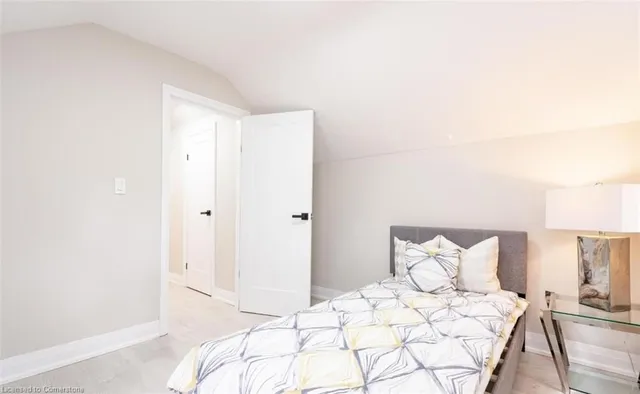 Additional image 10 of 64 Smith Ave