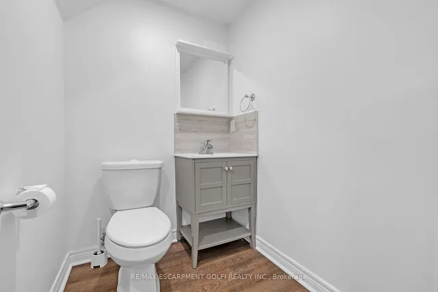 Additional image 35 of 10 Warren Ave