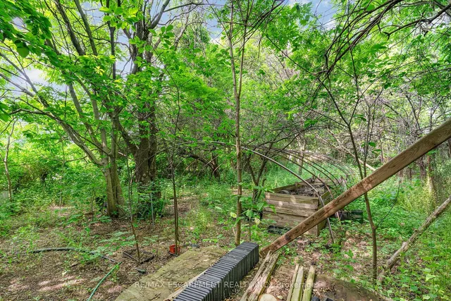 Additional image 7 of 845 Collinson Rd