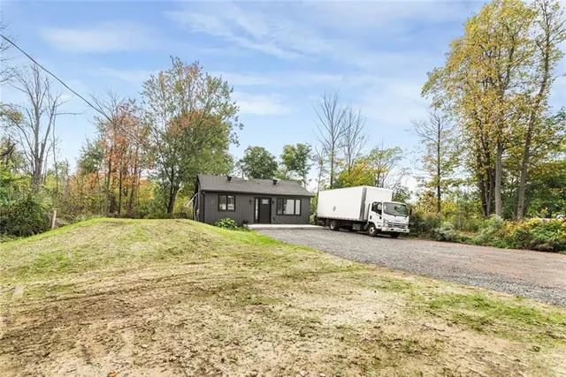 Additional image 3 of 8 MOUNTSBERG Rd