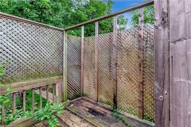 Additional image 38 of 126 Maple Cres