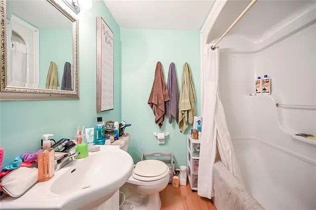 Additional image 42 of 129 LYNDEN Rd