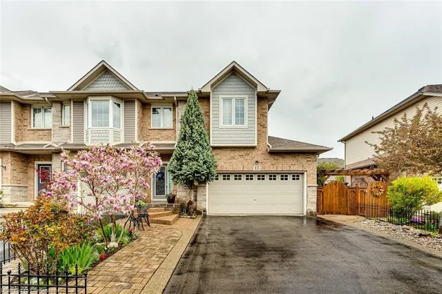 17 Palacebeach Trail