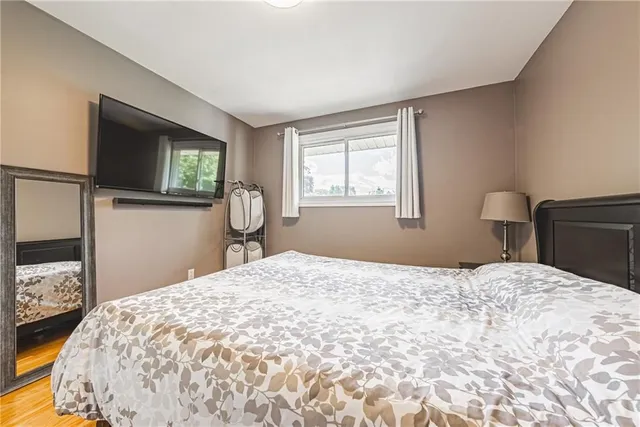 Additional image 13 of 52 HOOVER Cres