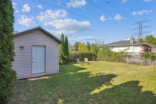 Additional image 37 of 408 COCHRANE Rd