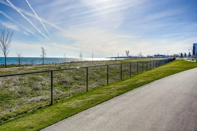 Additional image 32 of 125 SHOREVIEW Pl Unit 627