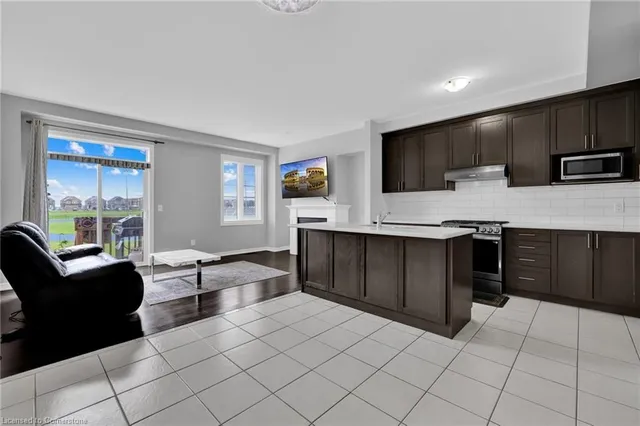 Additional image 13 of 38 Narbonne Cres