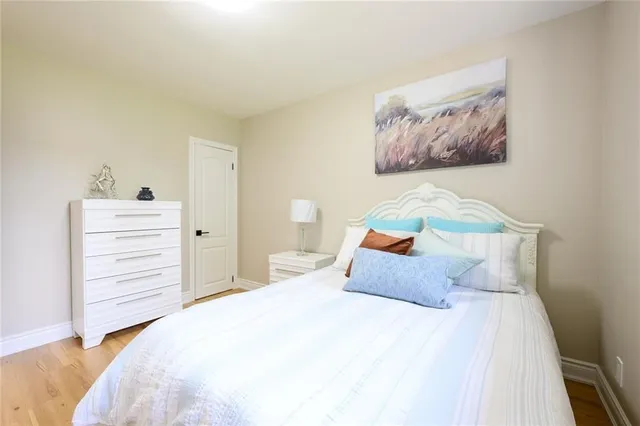 Additional image 21 of 66 HOWE Ave