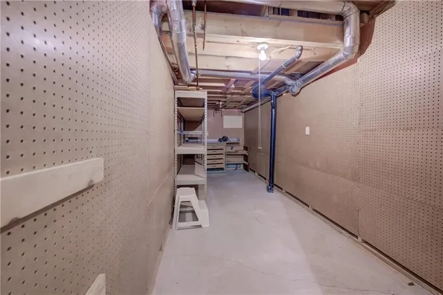 Additional image 36 of 120 BEDDOE Dr Unit 21