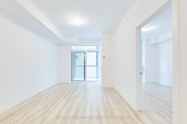 Additional image 15 of 460 DUNDAS St Unit 301