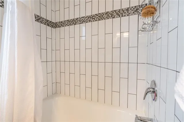 Additional image 23 of 305 WEXFORD Ave