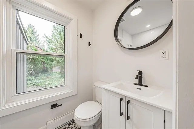 Additional image 37 of 116 LYNDEN Rd