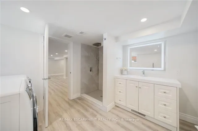 Additional image 34 of 55 EAST 13TH St