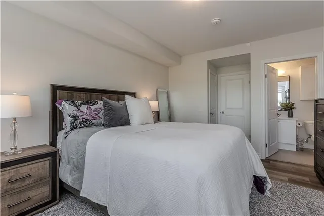 Additional image 29 of 2750 KING St Unit 710