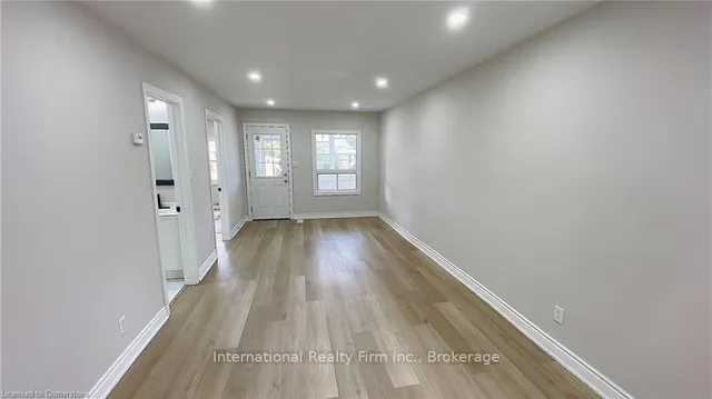 Additional image 10 of 32 Vansitmart Ave