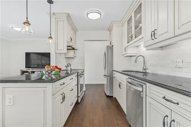 Additional image 7 of 350 CONCESSION St Unit 303