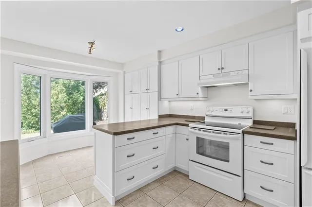 Additional image 11 of 80 STRATHROY Cres