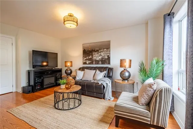 Additional image 6 of 67 GOLDEN IRIS Cres