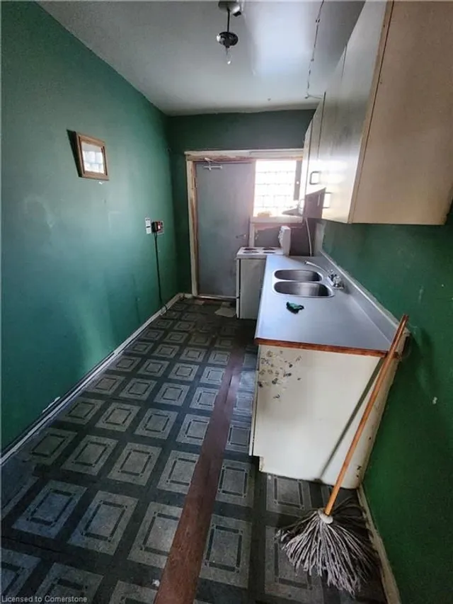 Additional image 24 of 41 Albert St Unit 101