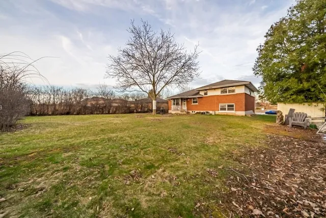 Additional image 33 of 63 DEERHURST Rd