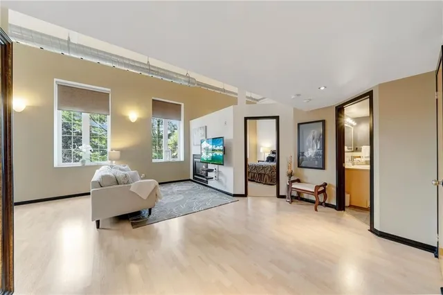 Additional image 7 of 73 GARFIELD Ave Unit 2A