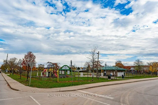 Additional image 36 of 12 Reid Ave