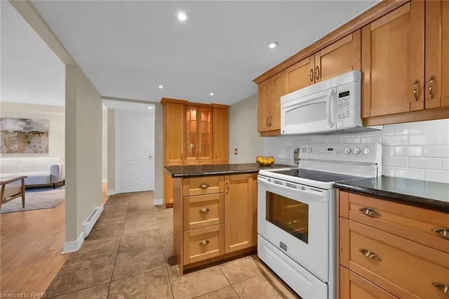 Additional image 16 of 150 WILSON St Unit 112