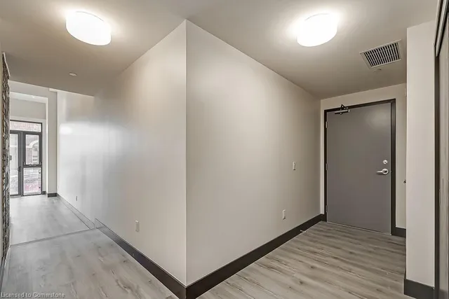 Additional image 8 of 121 King St Unit 106