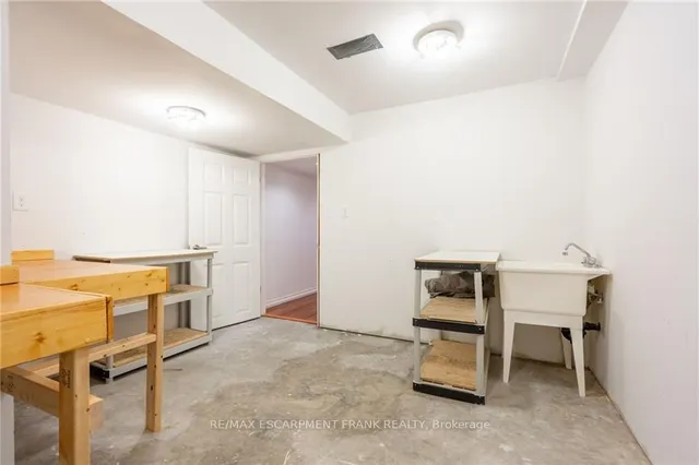 Additional image 8 of 50 Grovetree Tr