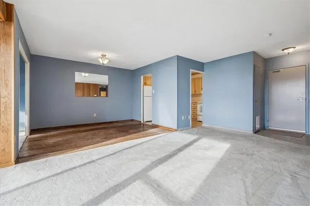 Additional image 15 of 500 GREEN Rd Unit 1411