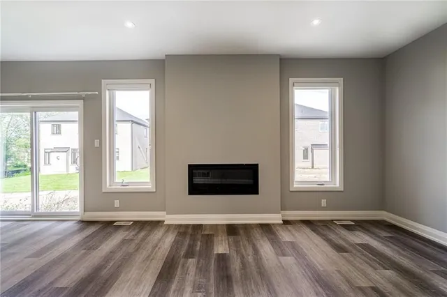 Additional image 27 of 219 KLEIN Cir