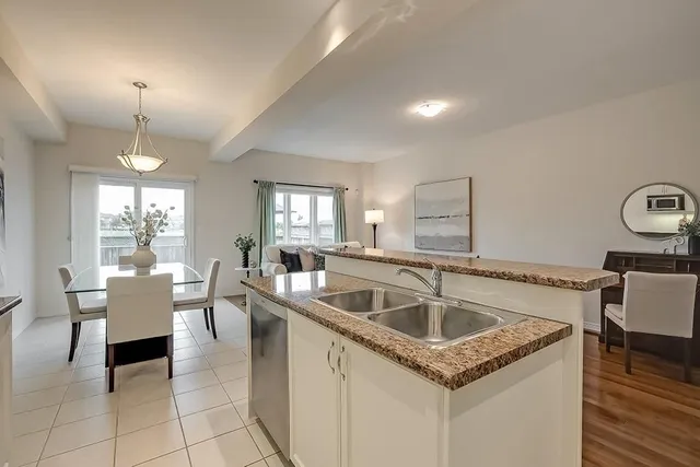 Additional image 9 of 370 STONEHENGE Dr Unit 11