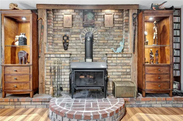 Additional image 24 of 65 MAPLE Dr