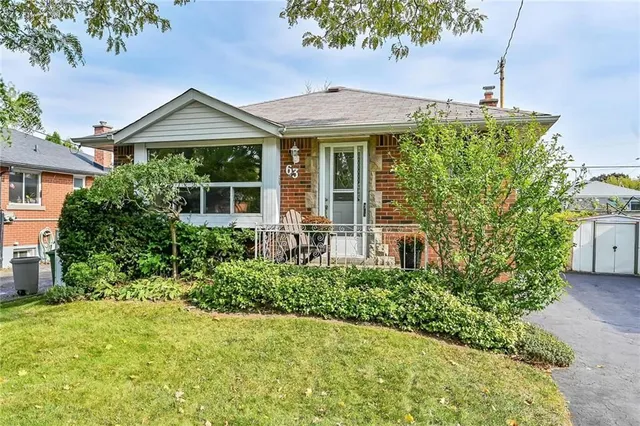 Additional image 35 of 63 FERNWOOD Cres