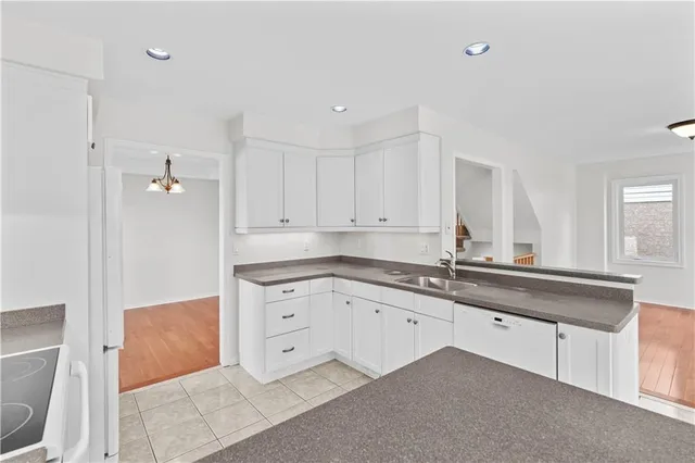 Additional image 13 of 80 STRATHROY Cres