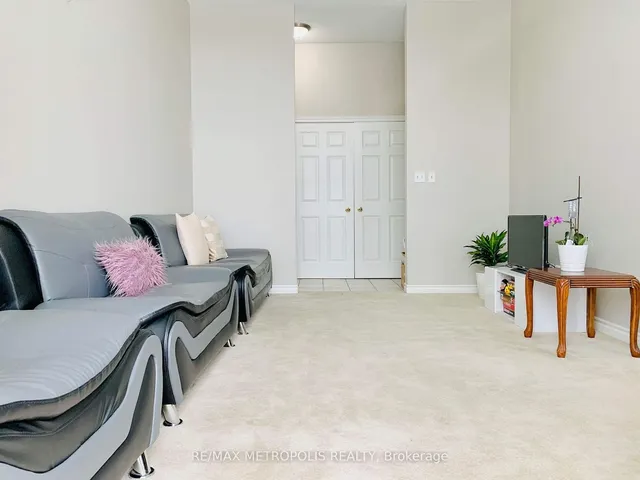 Additional image 10 of 262 Dundas St Unit 210