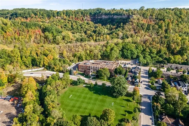 Additional image 34 of 2 JAMES St