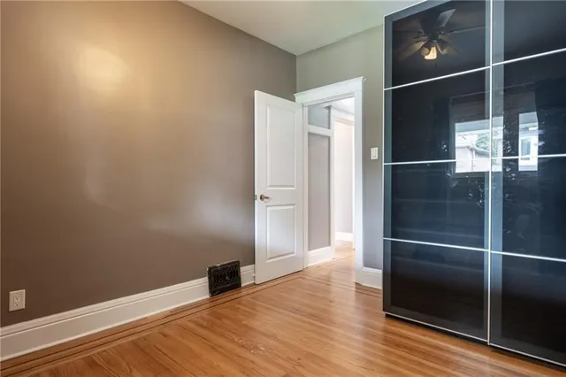 Additional image 18 of 46 ROSSLYN Ave