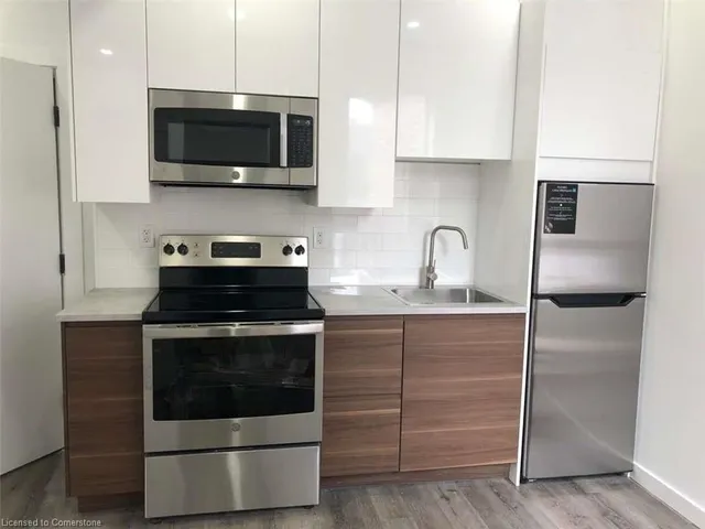 Additional image 3 of 590 Main St