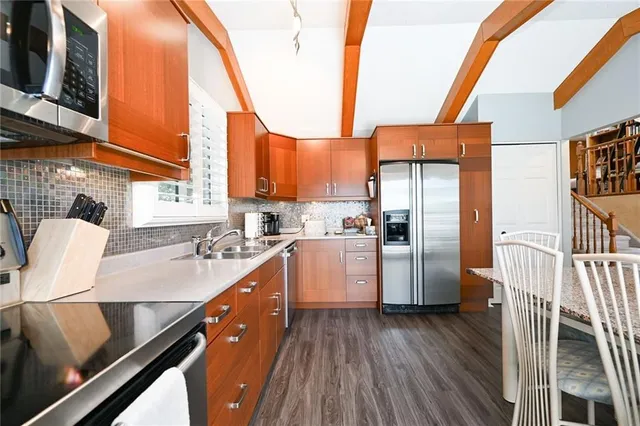 Additional image 7 of 38 LAKEGATE Dr