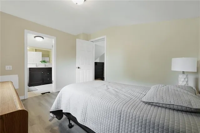 Additional image 28 of 215 STRATHEARNE Ave