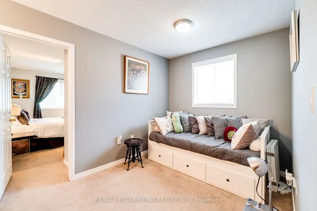 Additional image 28 of 72 Sidney Cres