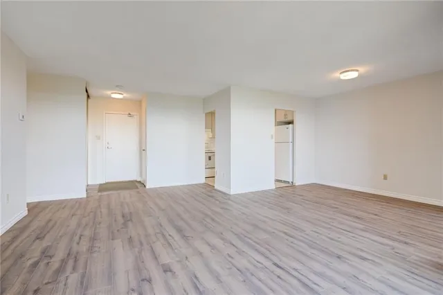 Additional image 5 of 500 GREEN Rd Unit 903