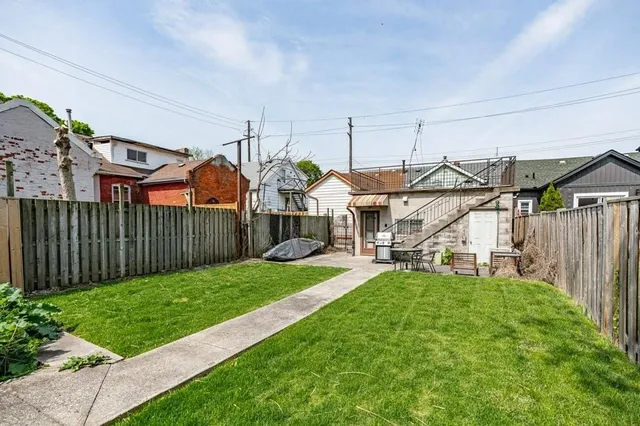 Additional image 40 of 350 JOHN St