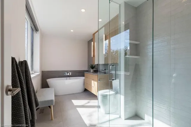 Additional image 30 of 315 Park St