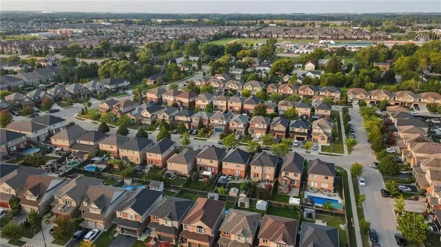 Additional image 36 of 31 TOPAZ St