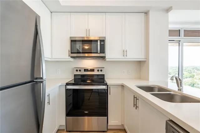 Additional image 10 of 470 DUNDAS St Unit 902