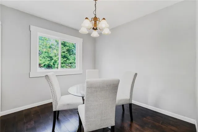 Additional image 17 of 149 WEIR St