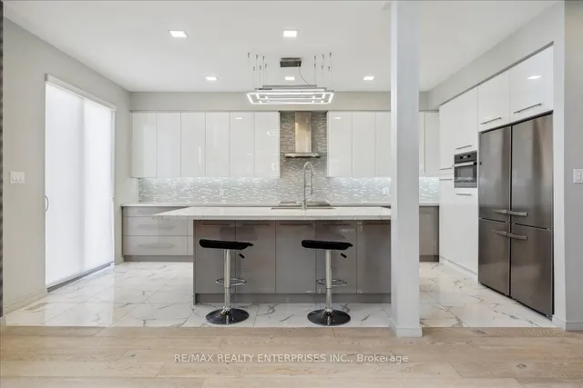 Additional image 11 of 4 Sunrow Gate